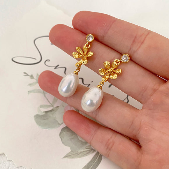 Flower Baroque Pearls Earring