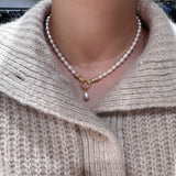 The Rose’s Pearls Necklace