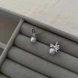 Bow Gray Pearls Earring