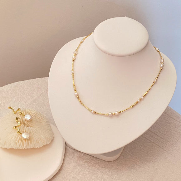 Golden Linear Pearls Necklace