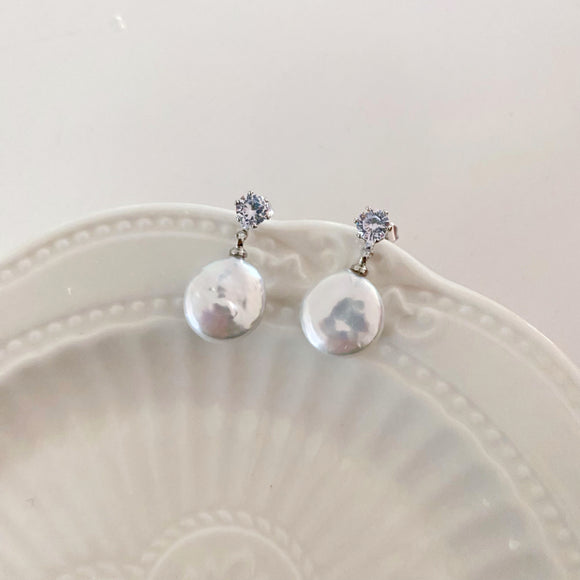 Shine Button Pearls Earring