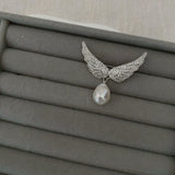 Angel‘s Wings Baroque Pearl Brooch