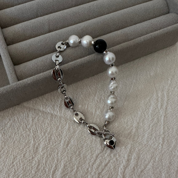 Black Heart Pearls Bracelet