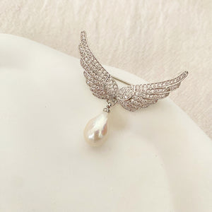 Angel‘s Wings Baroque Pearl Brooch