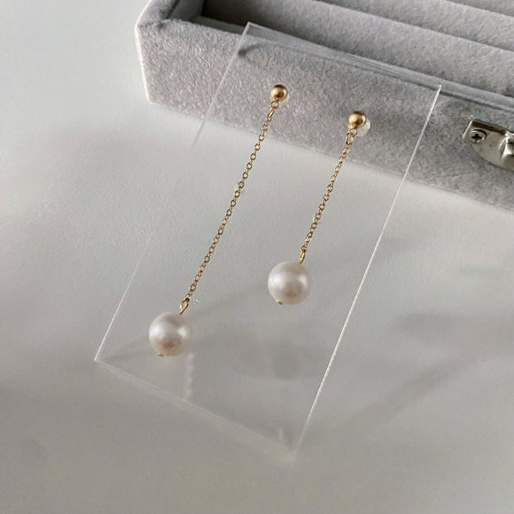 One Pearl Earrings