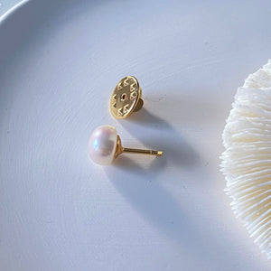 One Pearl Brooch