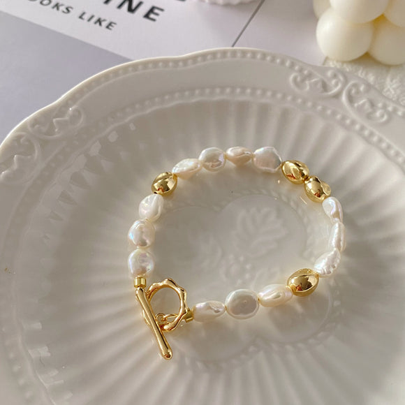 Golden Baroque Pearls Bracelets