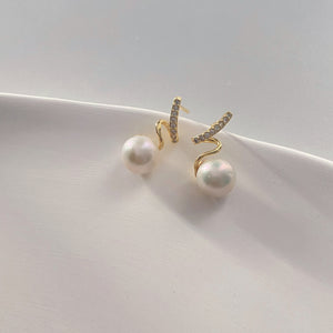 Helix Pearls Earring