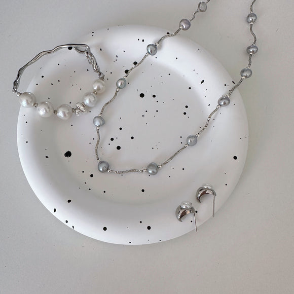 Gray Starry Pearls Necklace